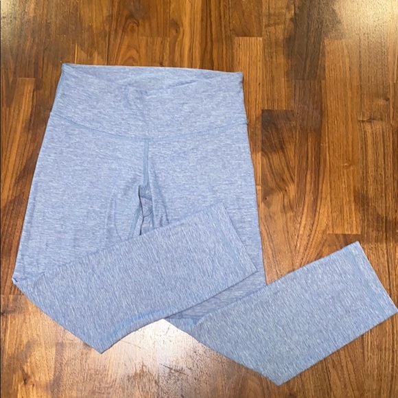 Lululemon leggings! Blue gray heather, size 4! - Picture 2 of 8
